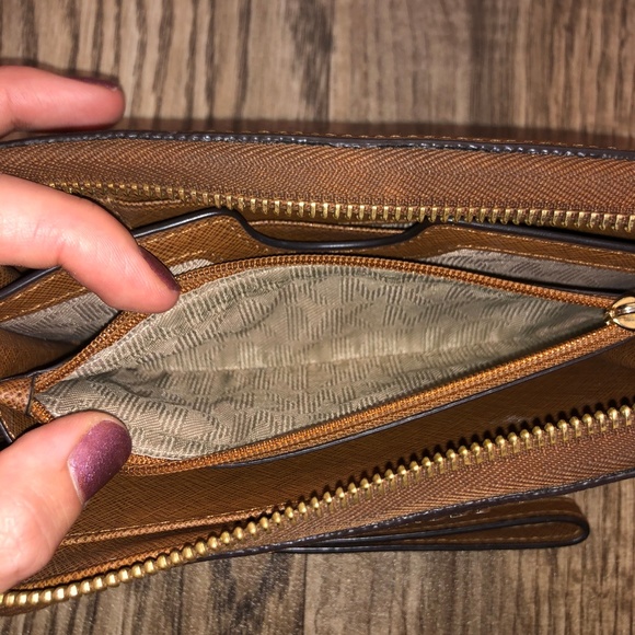 Michael Kors Jet Set Travel Coin Wallet - Picture 4 of 4